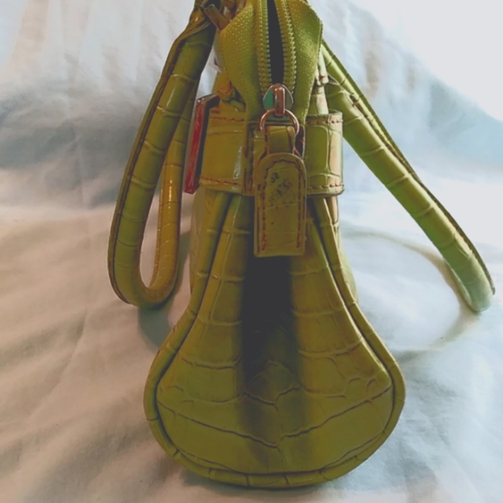 Prada purse - Picture 7 of 14